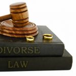 هل يحق للناشز طلب الطلاق
